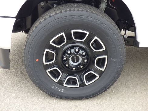 New 2026 Ford F250 Platinum AWD/4WD image 9