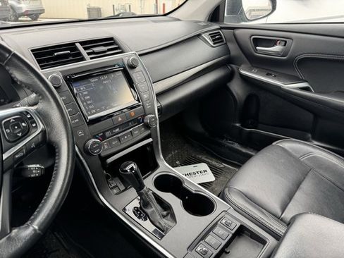 Certified 2017 Toyota Camry XLE image 9