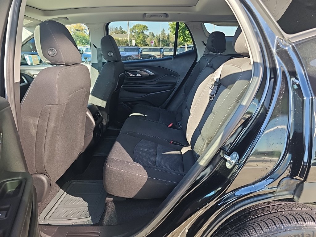 Used 2023 GMC Terrain SLE w/ GMC Pro Grade Package AWD/4WD image 31