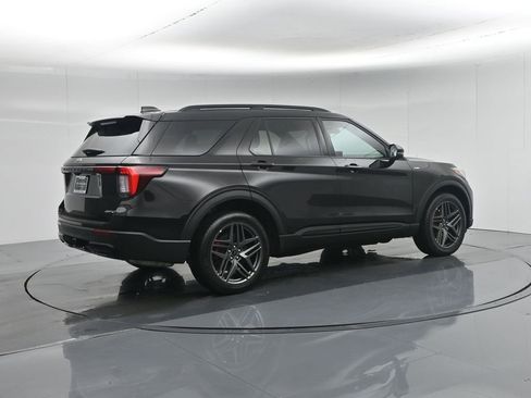 Used 2025 Ford Explorer ST-Line w/ ST-Line Street Pack image 28