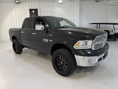 Used 2017 RAM 1500 Laramie w/ Convenience Group image 7