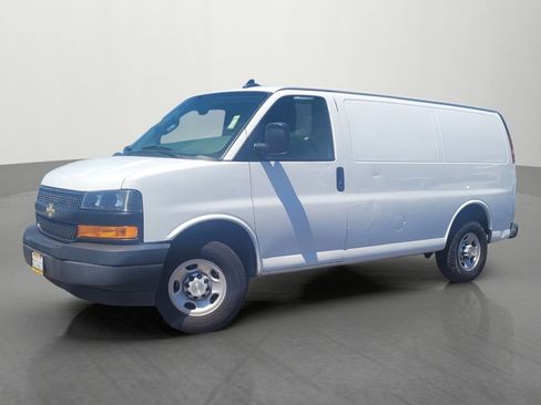 Used 2021 Chevrolet Express 2500 w/ Driver Convenience Package image 8