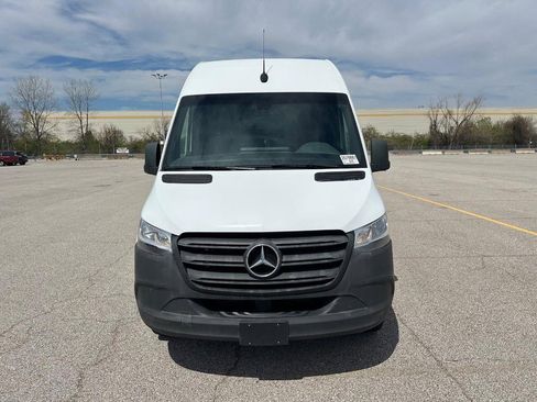 Used 2021 Mercedes-Benz Sprinter 3500 w/ Driver Convenience Package image 10