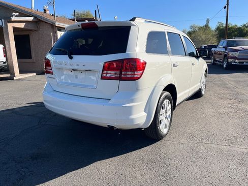 Used 2018 Dodge Journey SE image 5