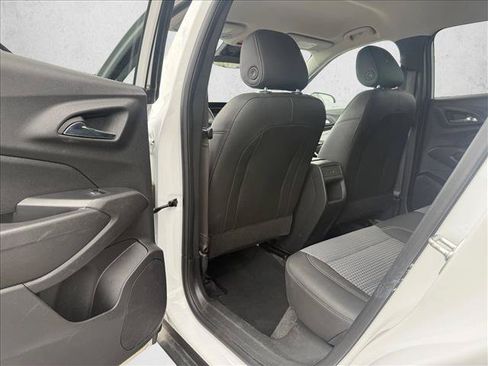 Used 2025 Chevrolet Trax LT FWD image 20