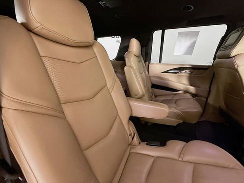Used 2019 Cadillac Escalade ESV Platinum AWD/4WD image 31