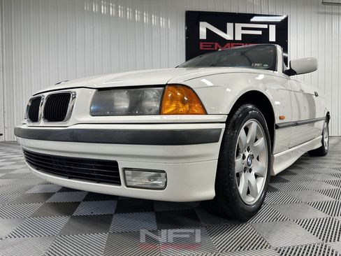 Used 1999 BMW 323i Convertible RWD image 22