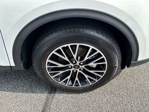 New 2025 Ford Escape SE image 12