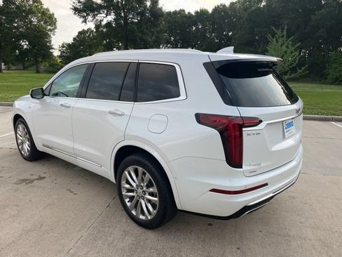 Used 2023 Cadillac XT6 Premium Luxury w/ Technology Package AWD/4WD image 3