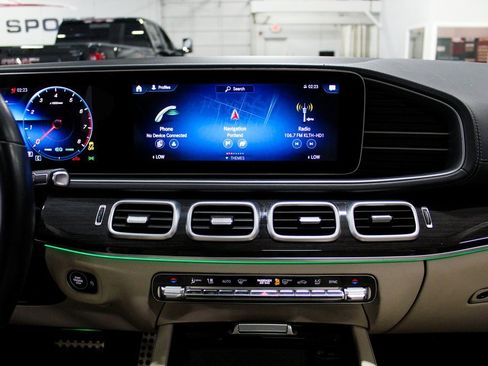 Used 2021 Mercedes-Benz GLS 580 4MATIC image 33