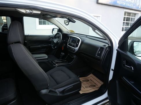 Used 2020 GMC Canyon SLE w/ Elevation Edition image 19