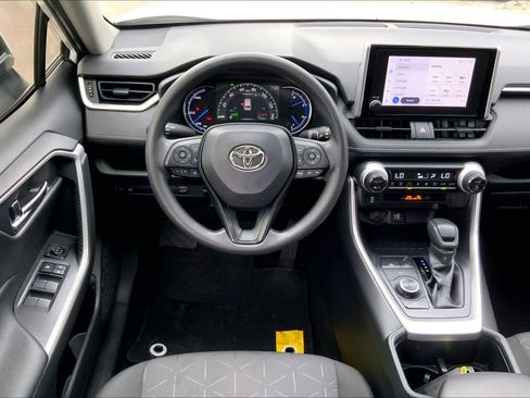 Used 2024 Toyota RAV4 XLE image 5