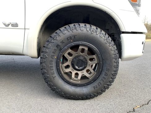 Used 2018 Nissan Titan PRO-4X w/ Pro-4x Utility Package image 9