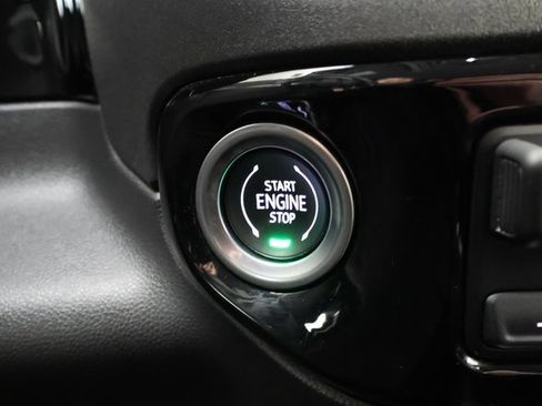 Used 2022 GMC Sierra 1500 SLT w/ SLT Premium Plus Package image 17