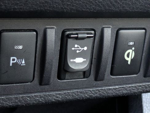 Used 2017 Toyota Tacoma TRD Sport w/ Premium & Technology Package RWD image 24