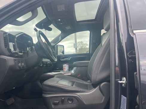 Used 2024 Chevrolet Silverado 2500 LTZ w/ LTZ Plus Package image 4