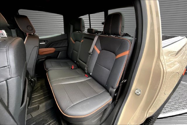 Used 2024 GMC Canyon AT4 w/ AT4 Premium Package AWD/4WD image 22