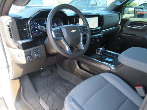 Used 2023 Chevrolet Silverado 1500 LTZ image 14