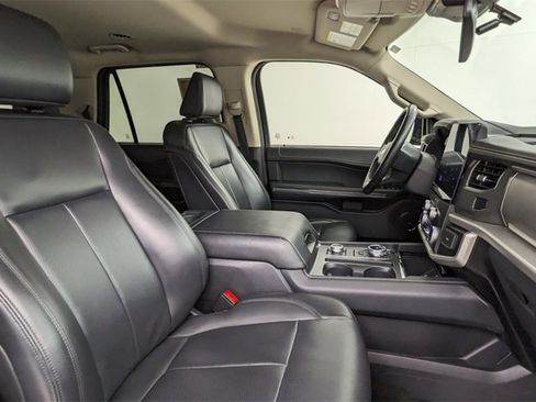 Certified 2024 Ford Expedition XLT image 42