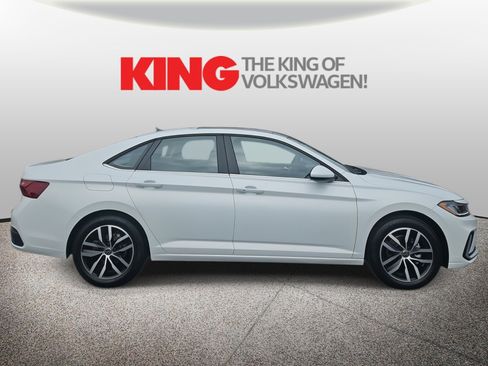 New 2026 Volkswagen Jetta SE image 2
