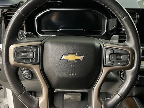 Used 2022 Chevrolet Silverado 1500 High Country w/ High Country Premium Package AWD/4WD image 26