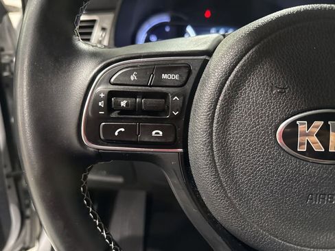 Used 2019 Kia Niro EX image 13