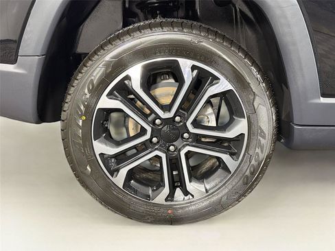 Used 2022 Jeep Compass Limited AWD/4WD image 33