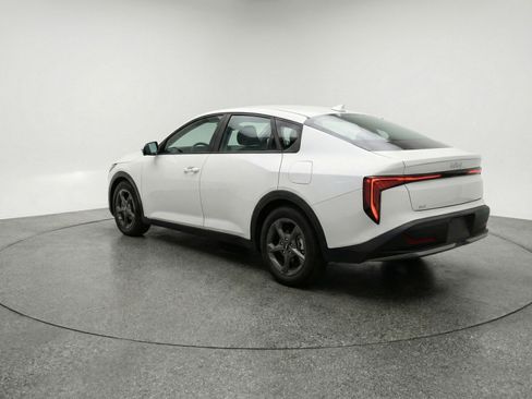 Used 2025 Kia K4 FWD image 6