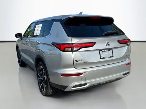 Used 2024 Mitsubishi Outlander SE AWD/4WD image 6
