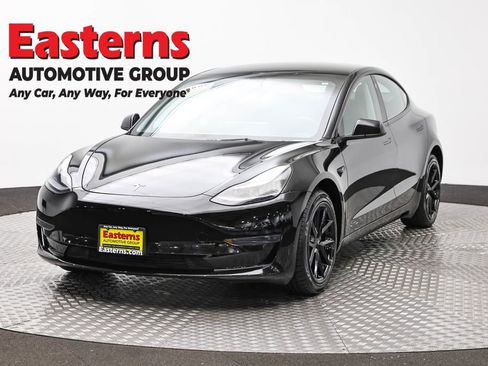 Used 2023 Tesla Model 3 Standard Range RWD image 1