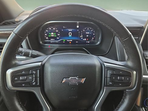 Used 2023 Chevrolet Tahoe Z71 w/ Luxury Package AWD/4WD image 4
