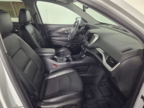 Used 2022 GMC Terrain SLT w/ Elevation Edition FWD image 32