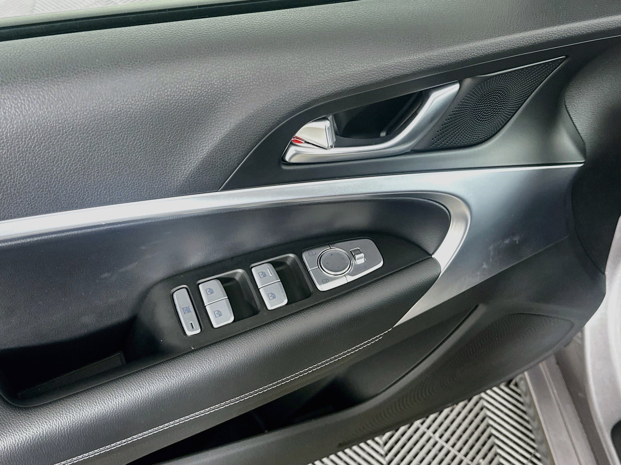 Used 2026 Genesis G70 2.5T RWD image 15