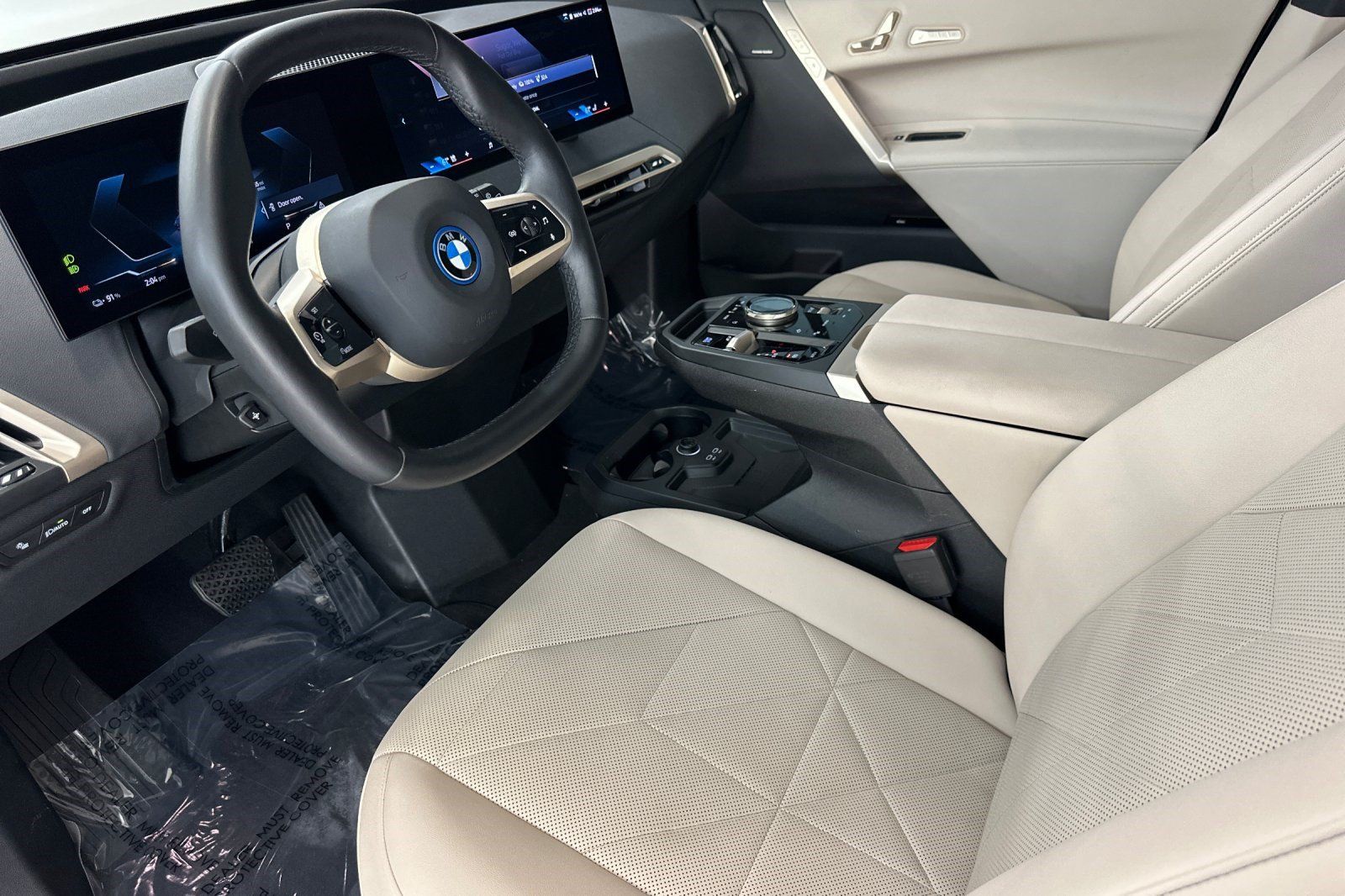 Certified 2024 BMW iX xDrive50 w/ Premium Package AWD/4WD image 4