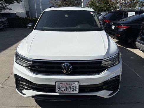 Used 2022 Volkswagen Tiguan SE R-Line FWD image 2