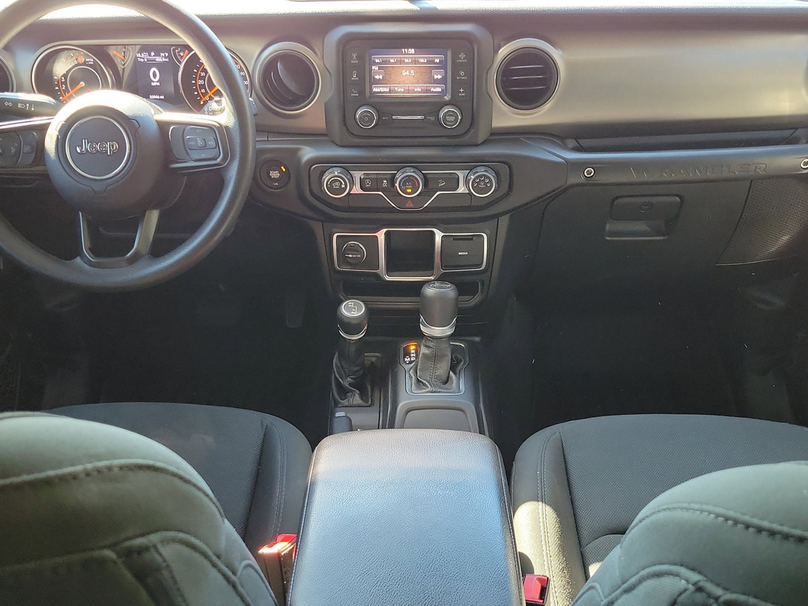 Used 2020 Jeep Wrangler Sport AWD/4WD image 10