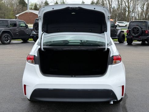Used 2023 Toyota Corolla LE w/ Carpet Mat Package (TMS) FWD image 38