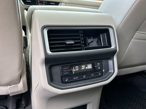 Used 2024 Volkswagen Atlas SEL AWD/4WD image 23