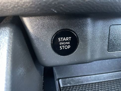 Used 2024 Nissan Rogue SV FWD image 16