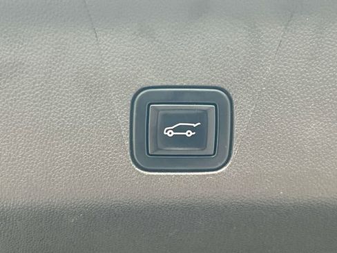 Used 2022 GMC Yukon Denali image 13