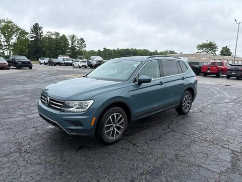 Used 2019 Volkswagen Tiguan SE w/ Panoramic Sunroof Package AWD/4WD image 4