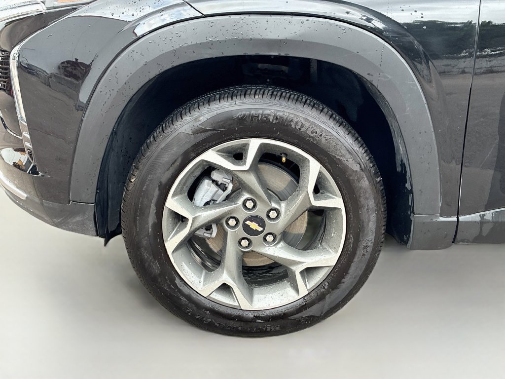 Used 2026 Chevrolet Trax LT FWD image 28