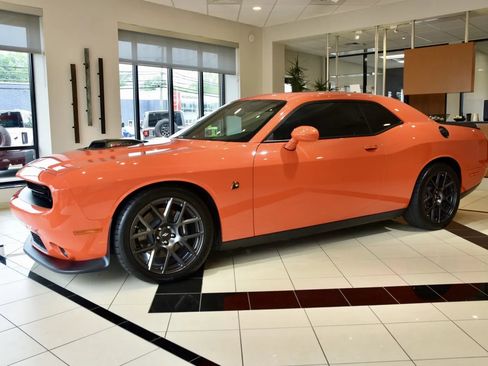 Used 2018 Dodge Challenger R/T Scat Pack RWD image 3