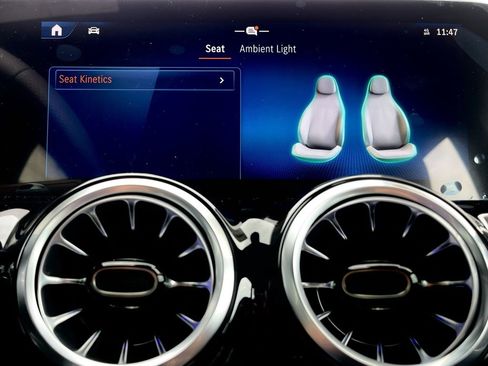 Certified 2025 Mercedes-Benz GLA 35 AMG 4MATIC image 38