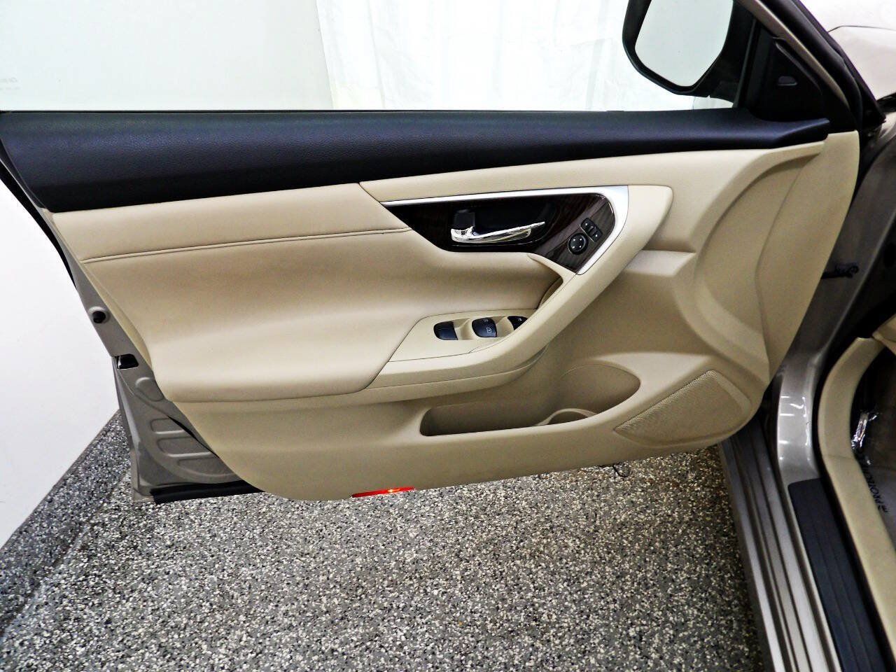 Used 2014 Nissan Altima 3.5 SL w/ Technology Package FWD image 7