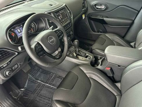 New 2023 Jeep Cherokee Altitude Lux image 10