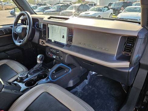Used 2024 Ford Bronco Wildtrak AWD/4WD image 34