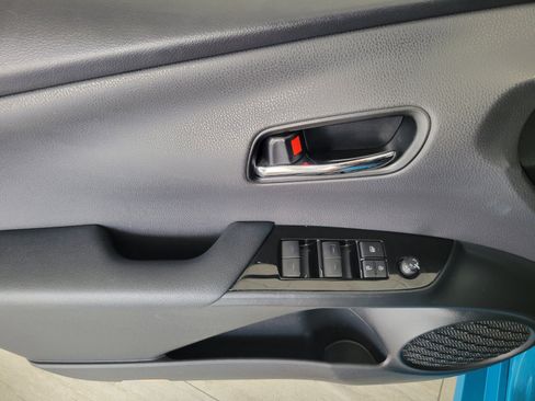 Used 2019 Toyota Prius Prime Premium w/ Carpet Mat Package FWD image 18