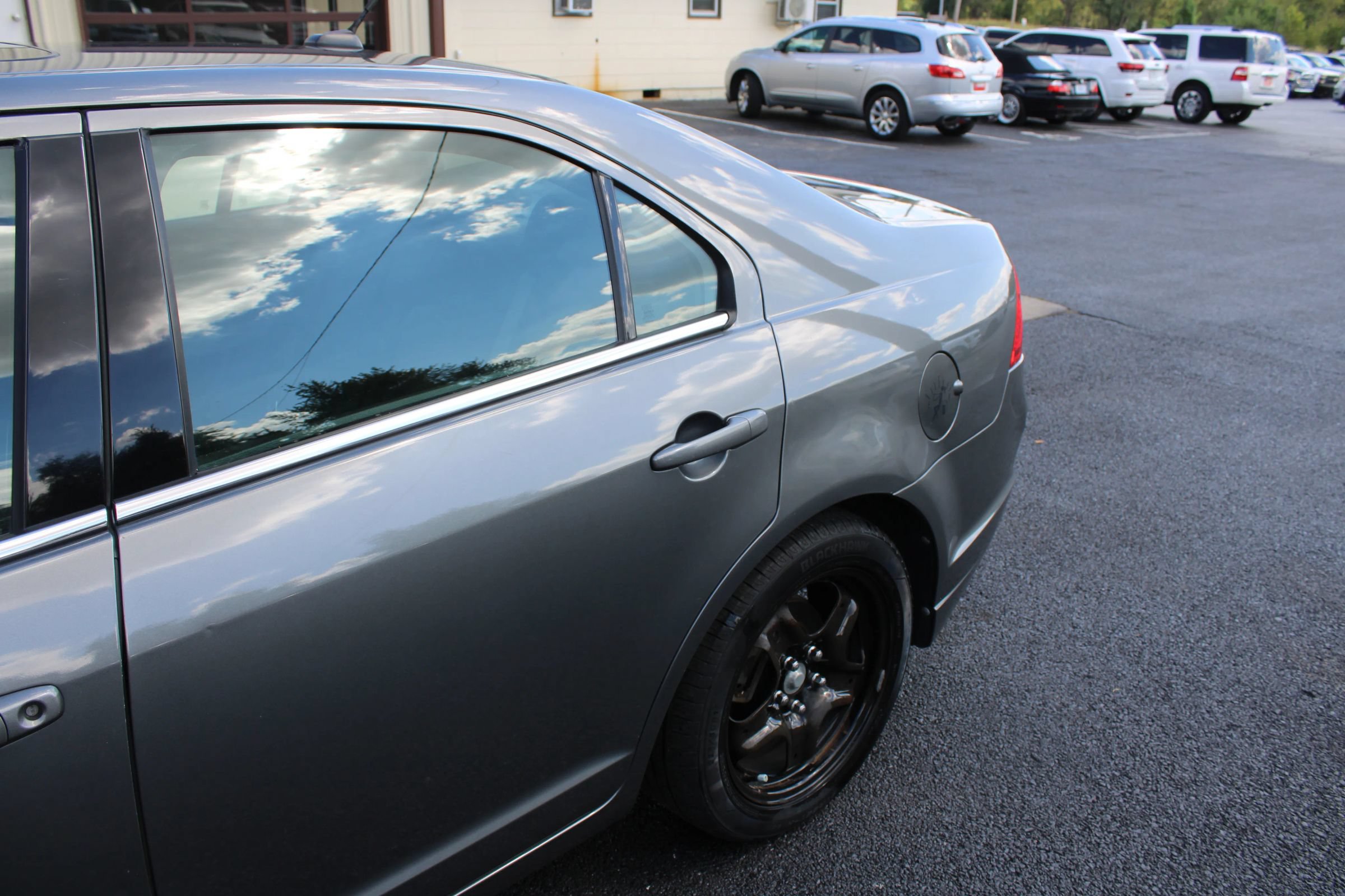 Used 2010 Ford Fusion SE FWD image 4