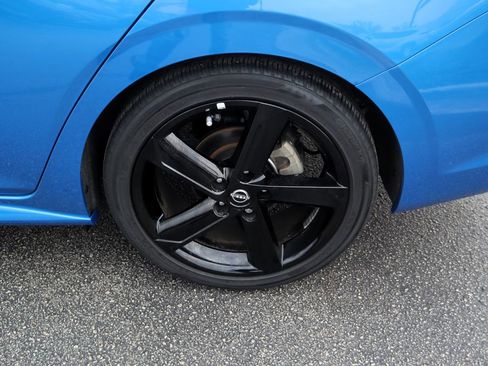 Used 2025 Nissan Sentra SR image 9